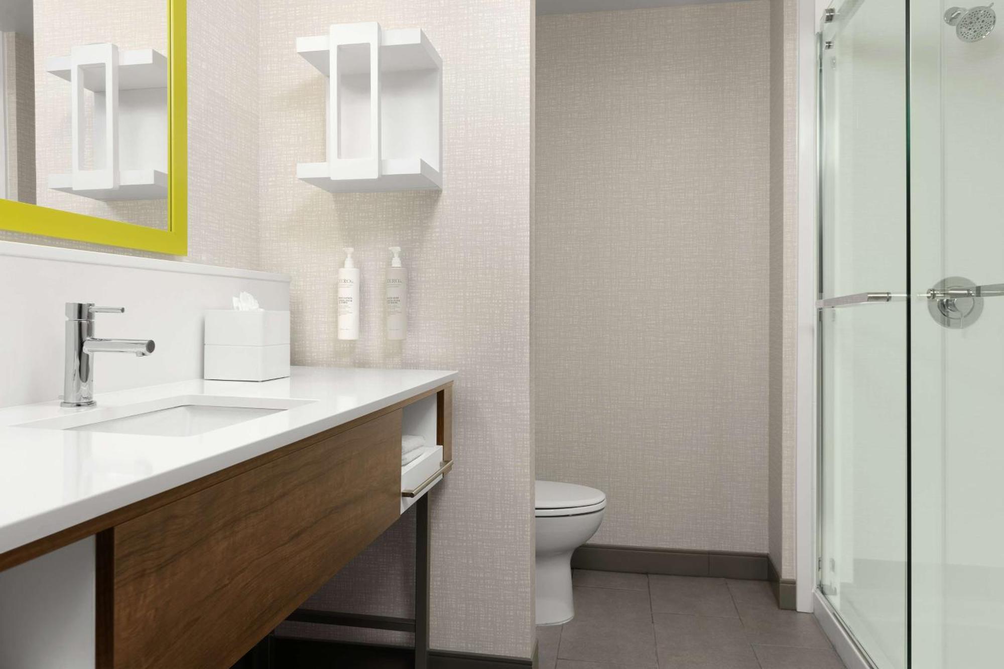 Hampton Inn & Suites Durham University Medical Center Exteriör bild